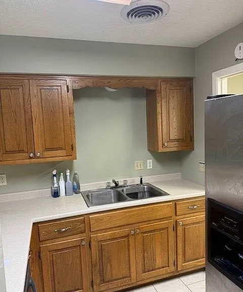 405 Summit Cir — Photo 3
