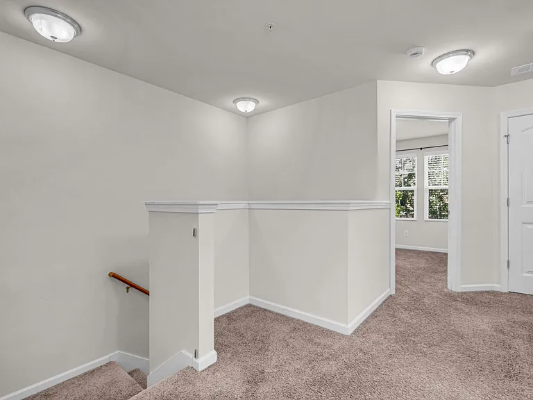 1034 Livingstone Ln — Photo 17