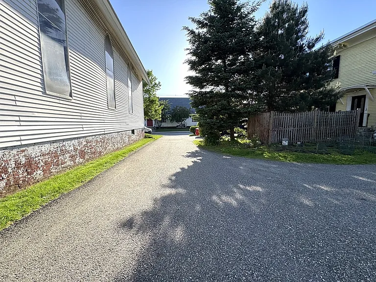 55 Central St #2R — Photo 11