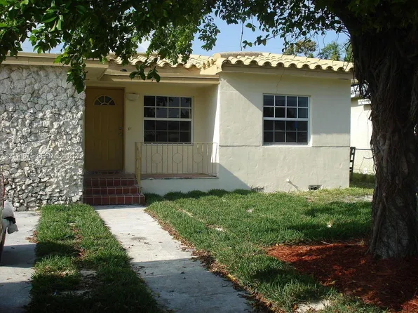 879 NW 74th St, Miami, FL 33150