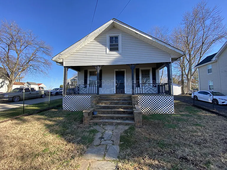 1013 Terrace St — Photo 1