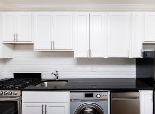 918 Greenbay Rd #918-20-2J, Winnetka, IL 60093