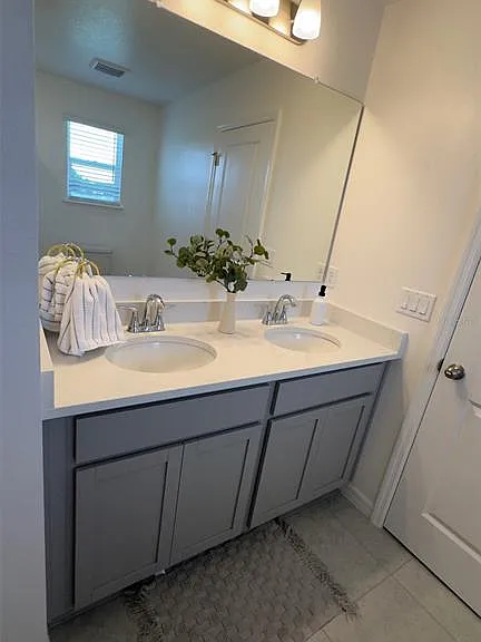 3879 Academia Ave — Photo 8