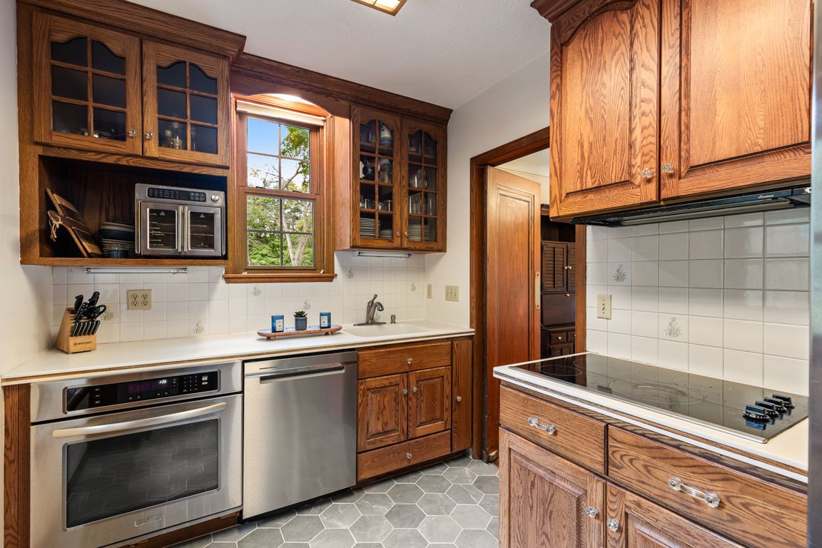 next background image