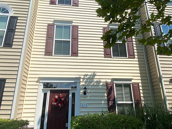 4th image of 215 Keenan Way