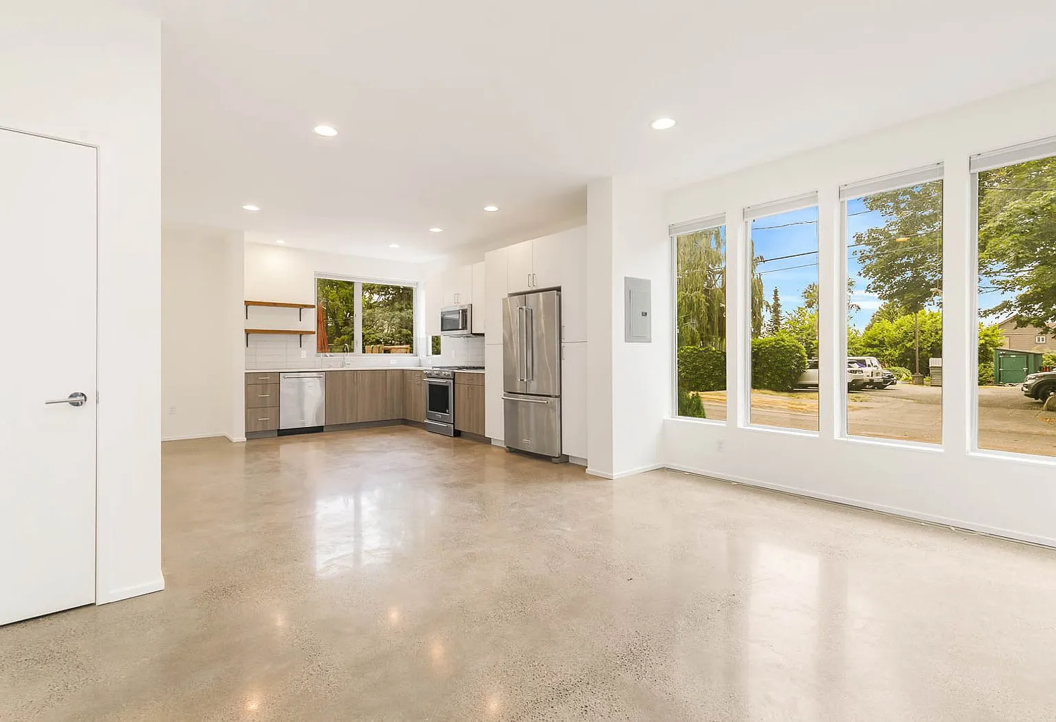 3 Bedroom Modern Industrial Townhome with City Views & Rooftop Oasis — Photo 4