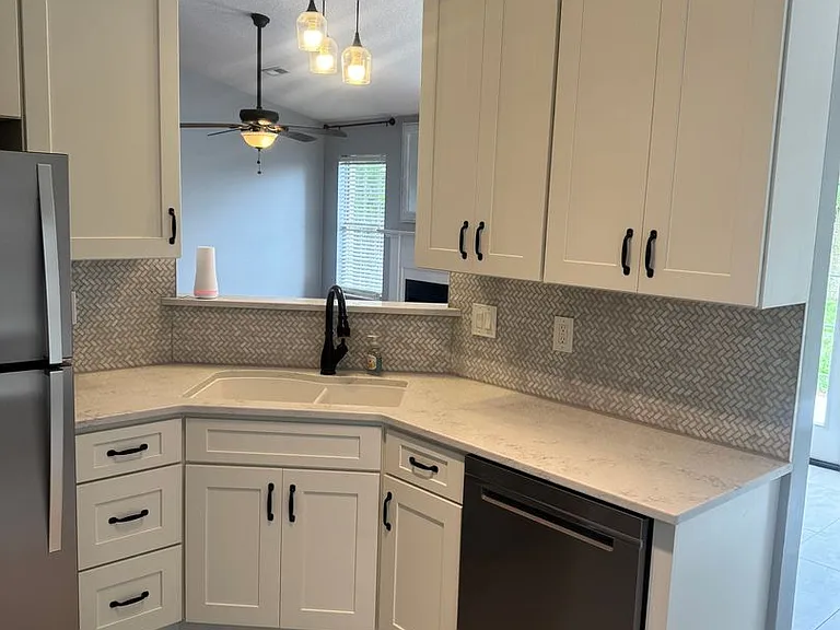 7233 Sorrenta Rd — Photo 13