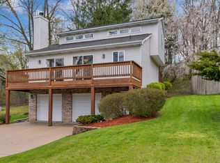 1331 Brighton Lake Rd, Brighton, MI 48116