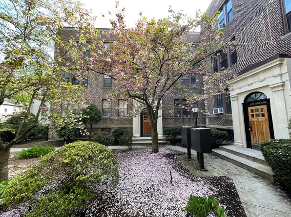 31 Winslow Rd APT 5, Brookline, MA 02446