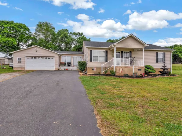 1204 Holly Springs Rd, Inman, SC 29349