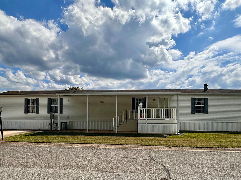 1st image of 688 Lilac Dr