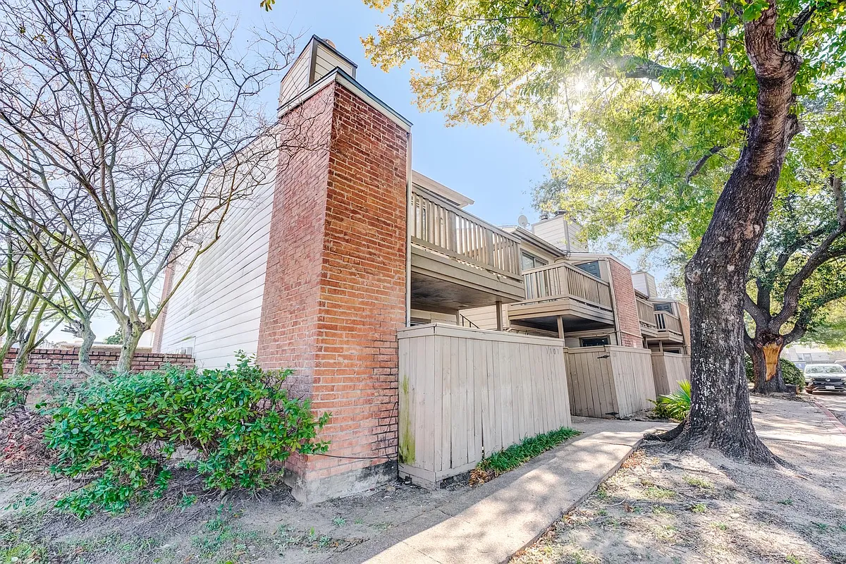 Building Photo - 6001 Reims Rd #1101