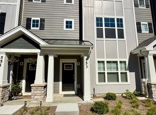 553 Yosemite Way, Mundelein, IL 60060