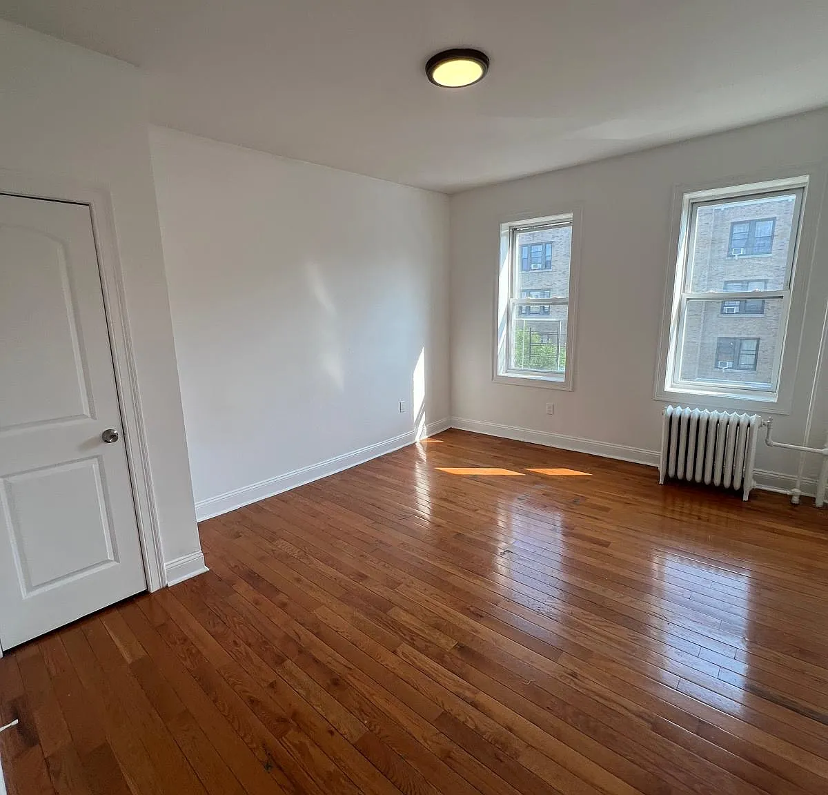3 bed, $2,350 — Photo 1