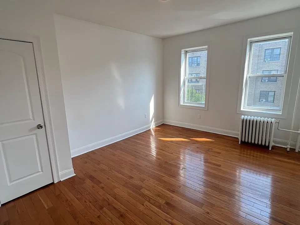 158 Belmont Ave #305