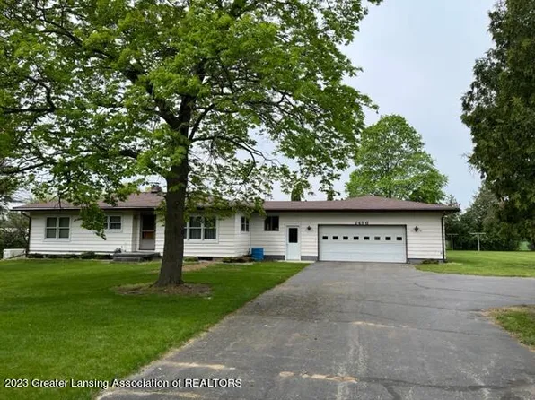 1496 S Warren Rd, Ovid, MI 48866