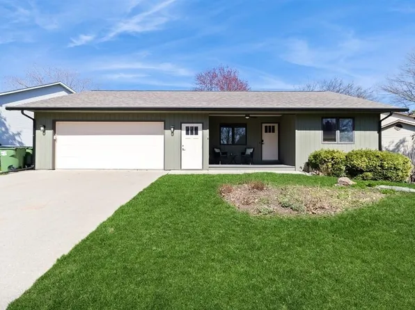 2045 Prairie Vw E, Ames, IA 50010