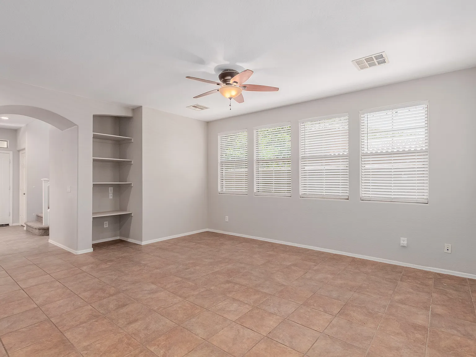 4 bed, 2100 sqft, $2,450 — Photo 3