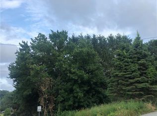 115 Kenyon Rd, Tiverton, RI 02878