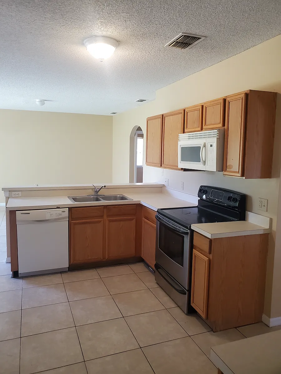 Building Photo - 301 Colonade Ct