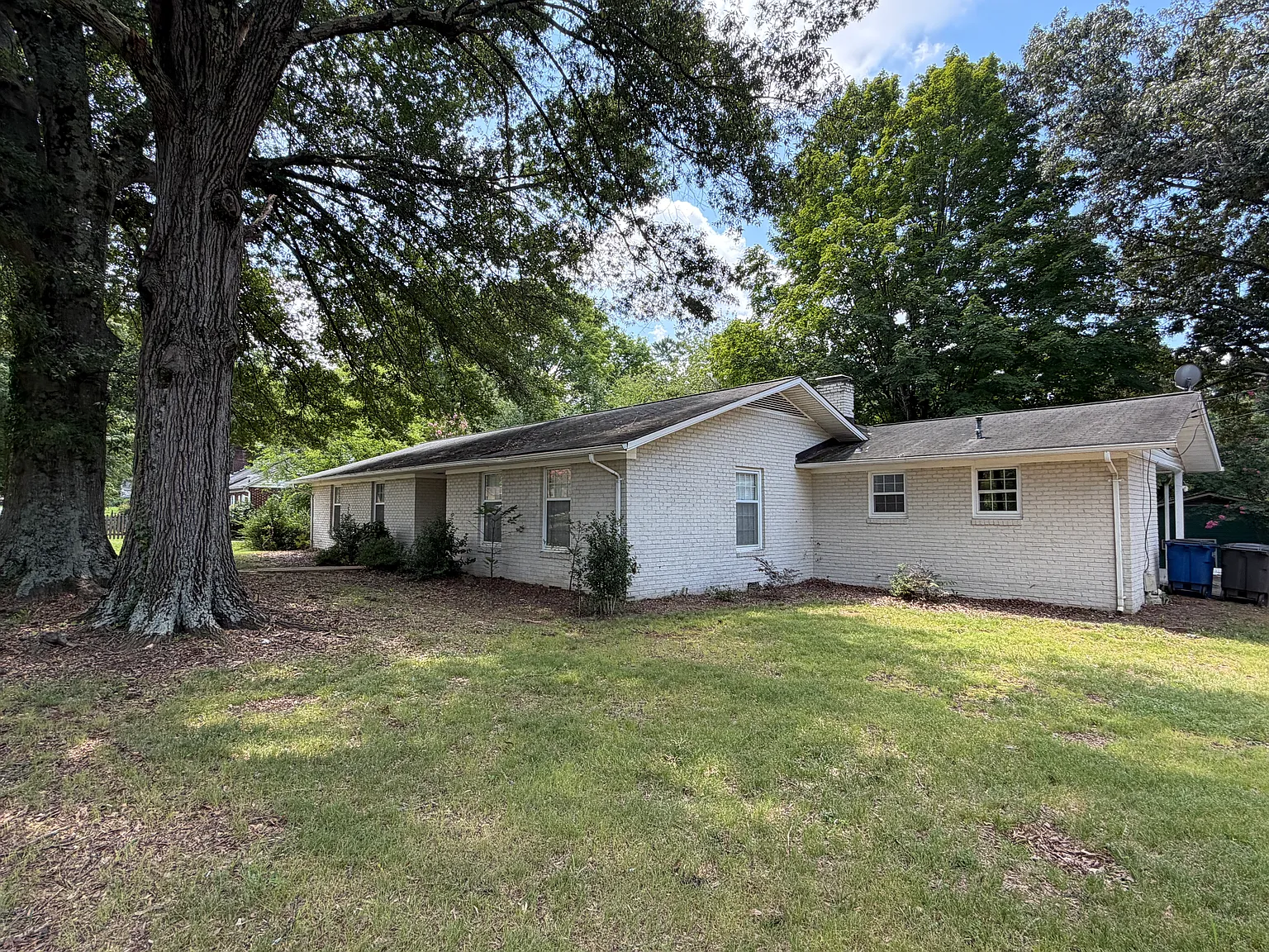 3 bed, 2008 sqft, $1,750 — Photo 2