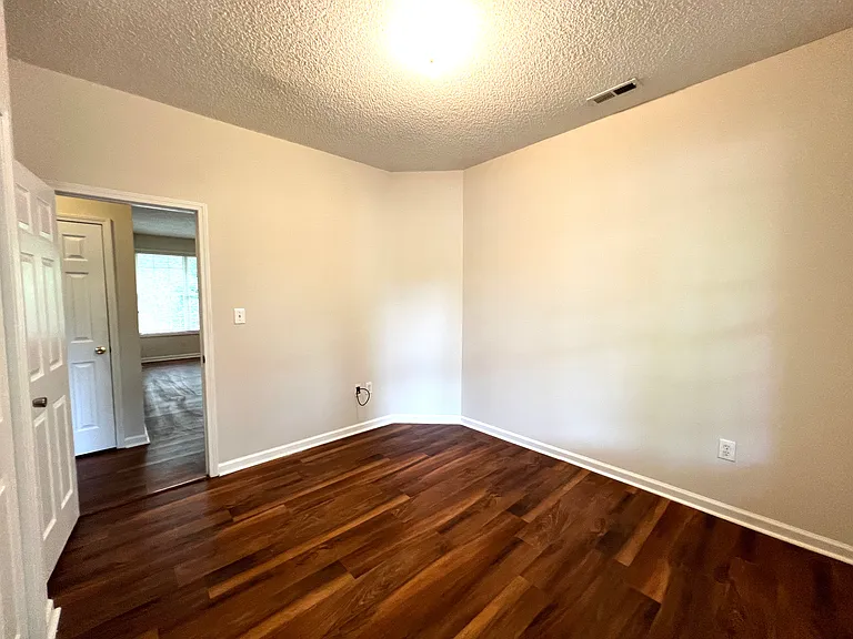 216 Howe St — Photo 25