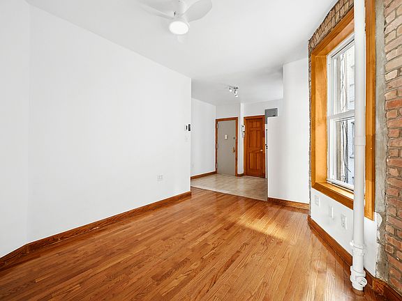 4th image of 5 Cornelia St APT 3A