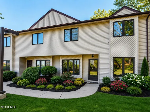 201 Pear Dr, Marlboro, NJ 07746