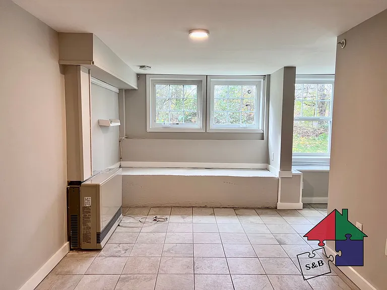 110 Northfield St — Photo 4