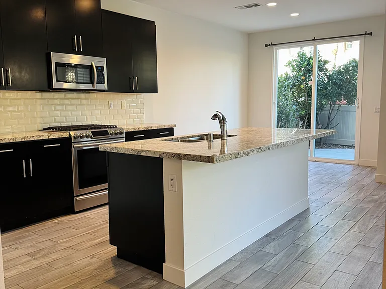 3146 Ceja Pl — Photo 9