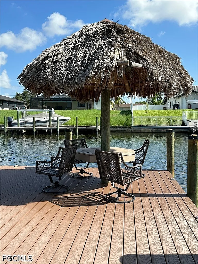 3 bed, 2.0 bath, 1610 sqft, $2,995 — Photo 3