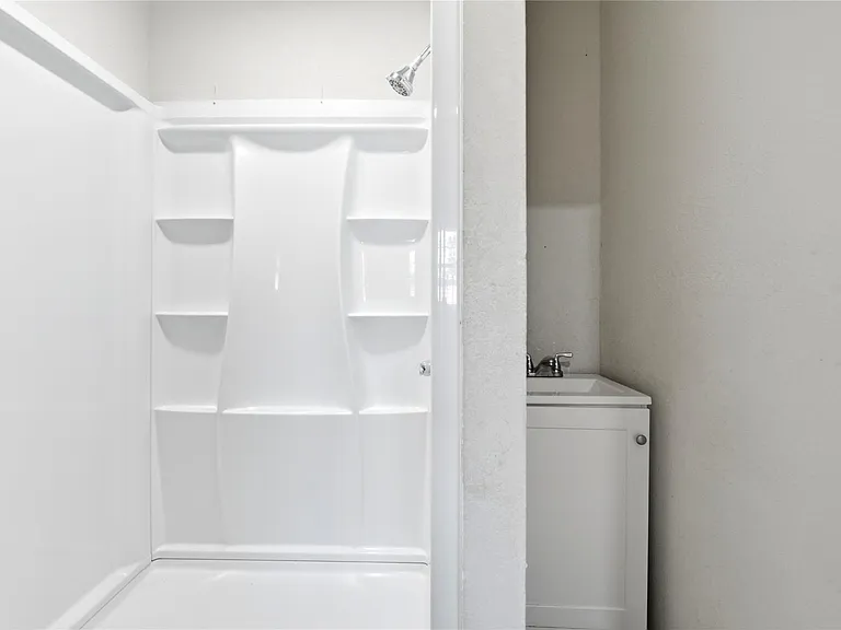 9403 Spaulding St — Photo 43