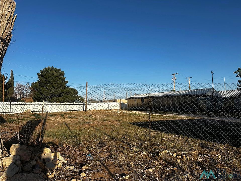1st image of 122 N Avenue A