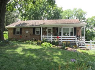7 E Summit Dr, Stevens, PA