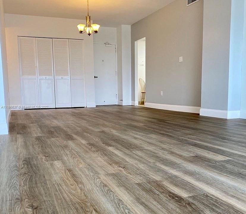 1st image of 300 Bayview Dr Ph 1