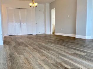 300 Bayview Dr PH 1, Sunny Isles Beach, FL 33160