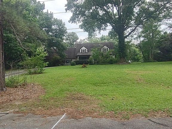 3rd image of 1070 Eugene Ln