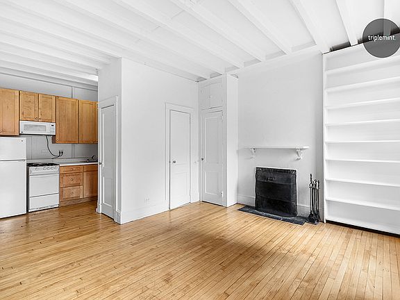 3rd image of 15 Cornelia St #1FF