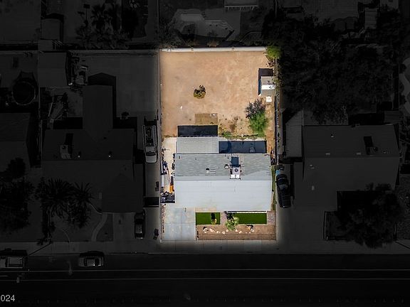 5th image of 4272 E Wyoming Ave