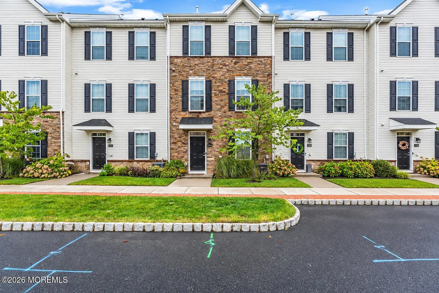4 bed, 4.0 bath, 1920 sqft, $3,800 — Photo 1