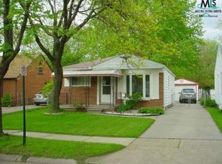 27072 E Palmer Blvd, Madison Heights, MI