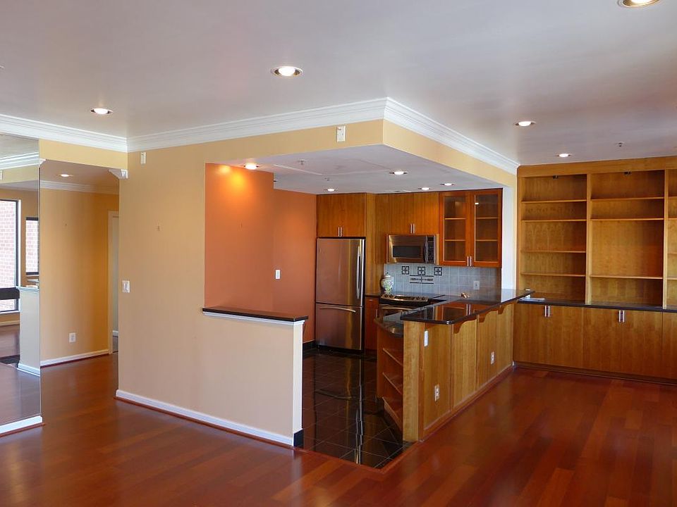 1st image of 10 E Lee St Unit 1405