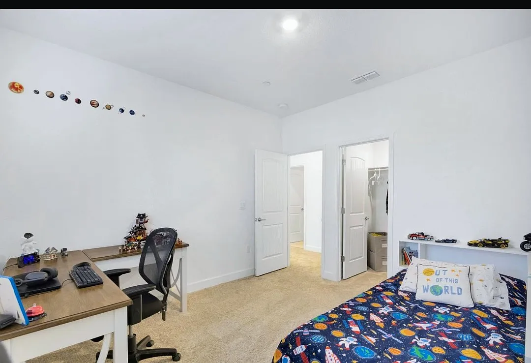 1008 Blue Range Way — Photo 2