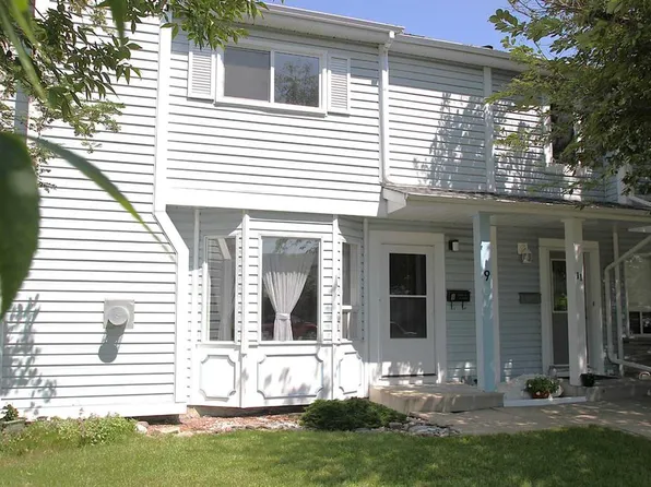 9 S Greig Close, Red Deer, AB T4P 3L6