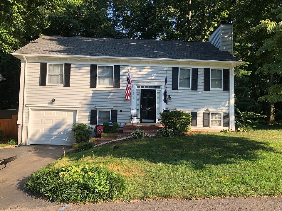 1st image of 10121 Schoolhouse Woods Ct