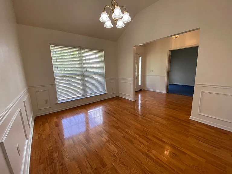 1835 Lawnwoods Dr — Photo 13