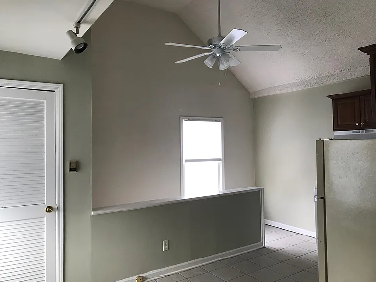 31 N Gaston Ave — Photo 6