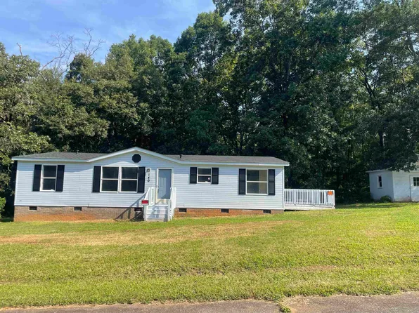 140 Carr Dr, Cowpens, SC 29330