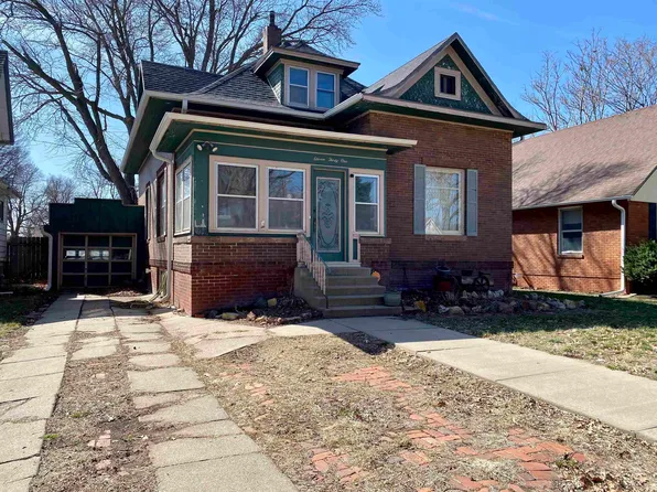 1131 W 5th St, Hastings, NE 68901