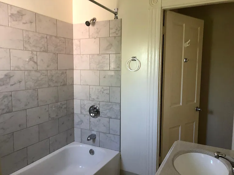 21 Carneal St — Photo 4